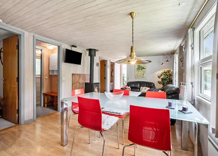 3 Bedroom Stunning In Tarm